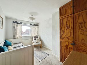 Bedroom- click for photo gallery